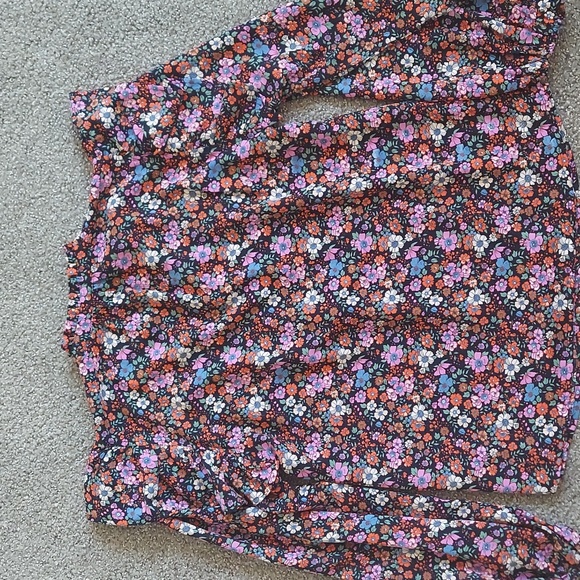 3rd + Fourth Floral Blouse - Picture 2 of 12